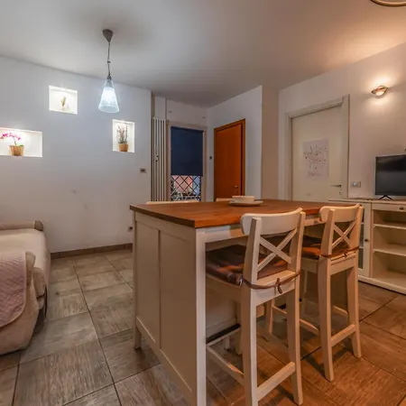 Casa Sincera - Ospedale Gemelli & Metro Battistini Apartmán *